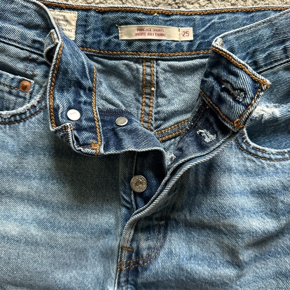Levi's Ribcage Denim Shorts - Picture 3 of 5